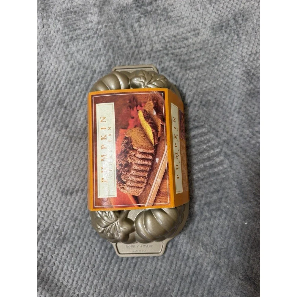 Williams Sonoma Nordic Ware Botanical Pumpkin Loaf Pan Fall NEW 1lb Size